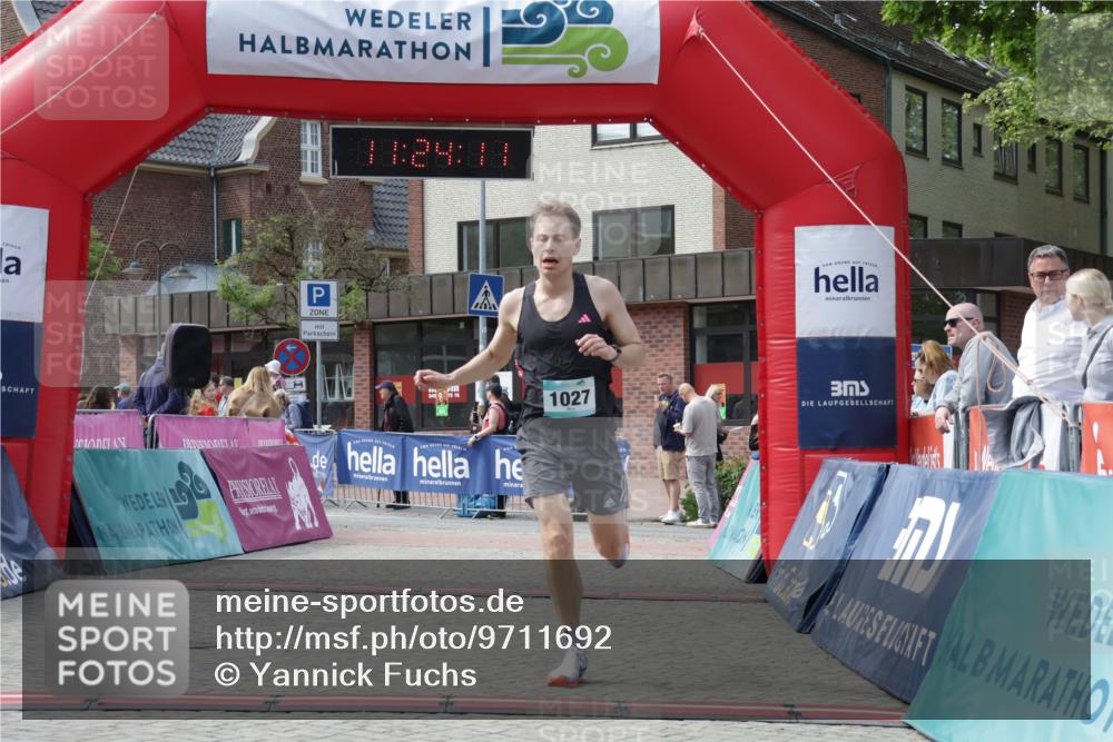 10.05.2026 - 8. Wedeler Halbmarathon Yannick Fuchs http://msf.ph/oto/9711692 10.05.2026 11:24:10 Ziel 1027 meine-sportfotos.de