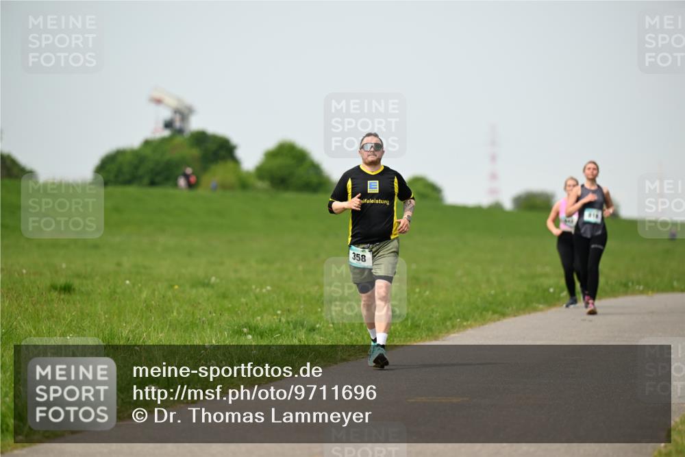 10.05.2026 - 8. Wedeler Halbmarathon Dr. Thomas Lammeyer http://msf.ph/oto/9711696 10.05.2026 12:07:15 Laufen 358 meine-sportfotos.de