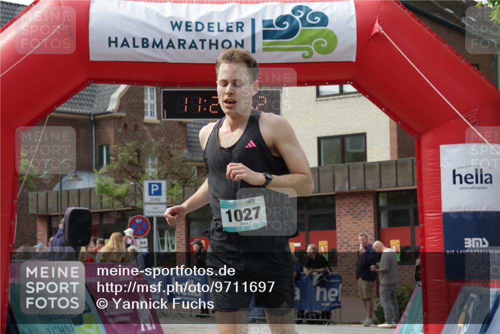 10.05.2026 - 8. Wedeler Halbmarathon Yannick Fuchs http://msf.ph/oto/9711697 10.05.2026 11:24:10 Ziel 1027 meine-sportfotos.de