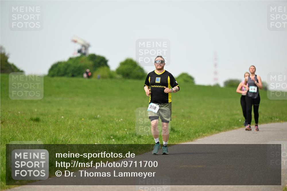10.05.2026 - 8. Wedeler Halbmarathon Dr. Thomas Lammeyer http://msf.ph/oto/9711700 10.05.2026 12:07:15 Laufen 358 meine-sportfotos.de