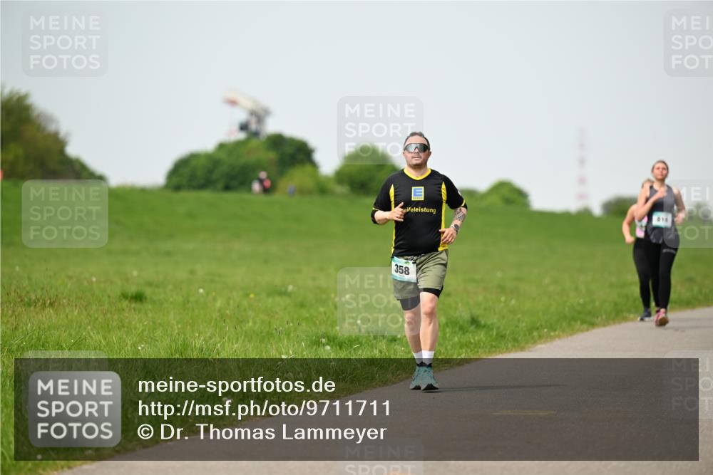 10.05.2026 - 8. Wedeler Halbmarathon Dr. Thomas Lammeyer http://msf.ph/oto/9711711 10.05.2026 12:07:16 Laufen 358 meine-sportfotos.de