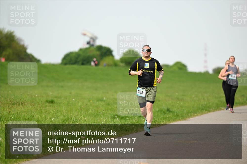 10.05.2026 - 8. Wedeler Halbmarathon Dr. Thomas Lammeyer http://msf.ph/oto/9711717 10.05.2026 12:07:16 Laufen 358 meine-sportfotos.de
