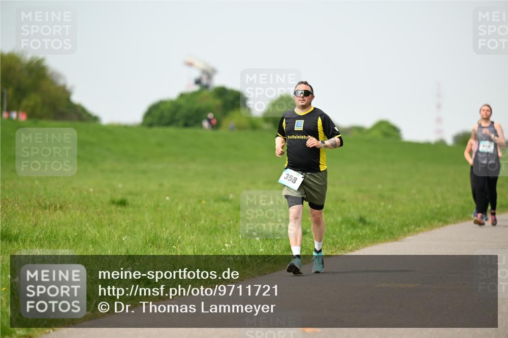 10.05.2026 - 8. Wedeler Halbmarathon Dr. Thomas Lammeyer http://msf.ph/oto/9711721 10.05.2026 12:07:16 Laufen 358 meine-sportfotos.de