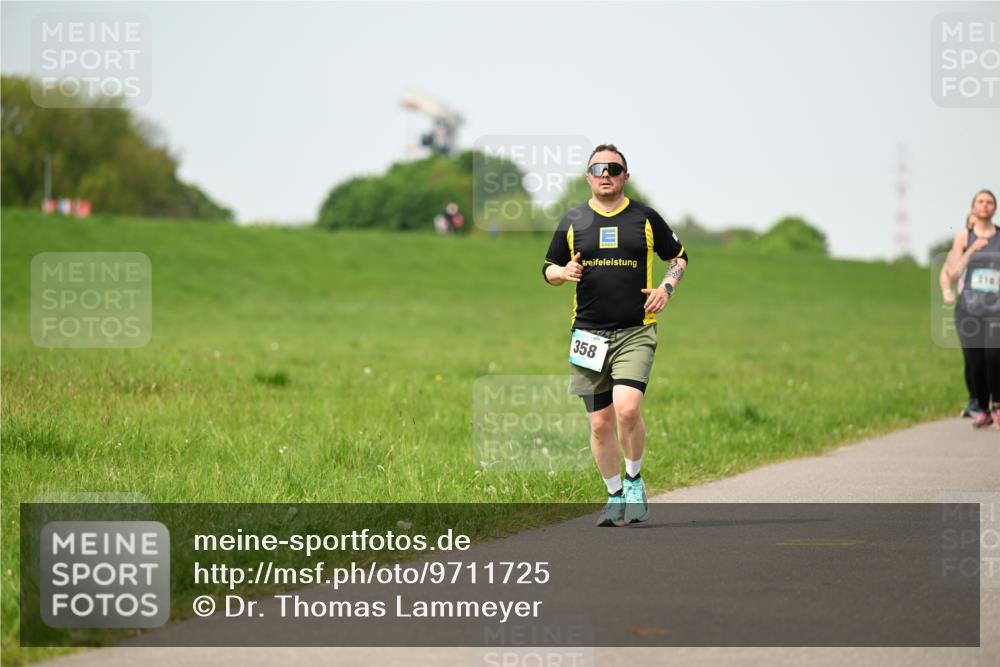 10.05.2026 - 8. Wedeler Halbmarathon Dr. Thomas Lammeyer http://msf.ph/oto/9711725 10.05.2026 12:07:17 Laufen 358 meine-sportfotos.de