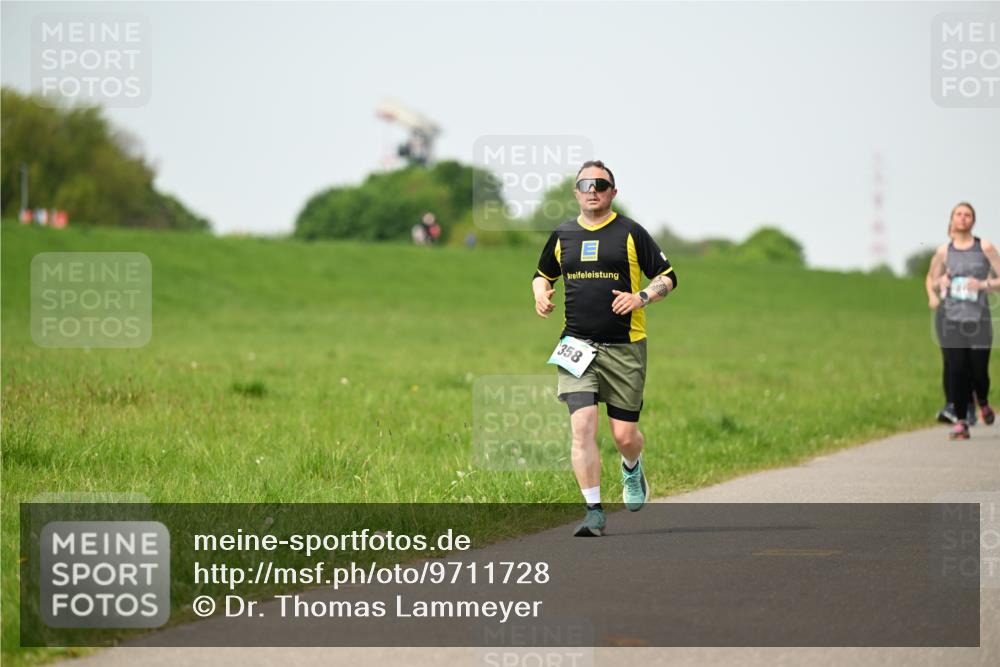 10.05.2026 - 8. Wedeler Halbmarathon Dr. Thomas Lammeyer http://msf.ph/oto/9711728 10.05.2026 12:07:16 Laufen 358 meine-sportfotos.de