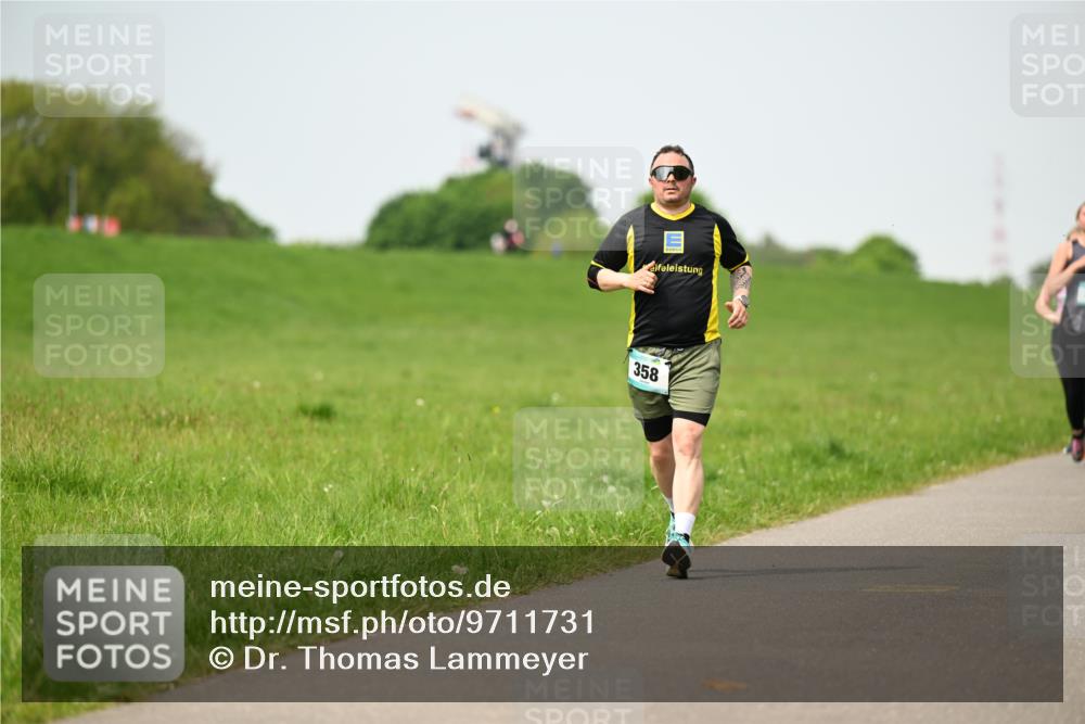 10.05.2026 - 8. Wedeler Halbmarathon Dr. Thomas Lammeyer http://msf.ph/oto/9711731 10.05.2026 12:07:17 Laufen 358 meine-sportfotos.de
