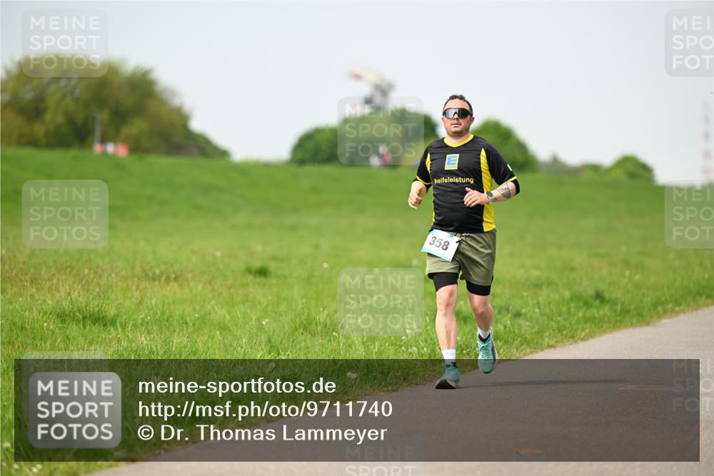 10.05.2026 - 8. Wedeler Halbmarathon Dr. Thomas Lammeyer http://msf.ph/oto/9711740 10.05.2026 12:07:17 Laufen 358 meine-sportfotos.de