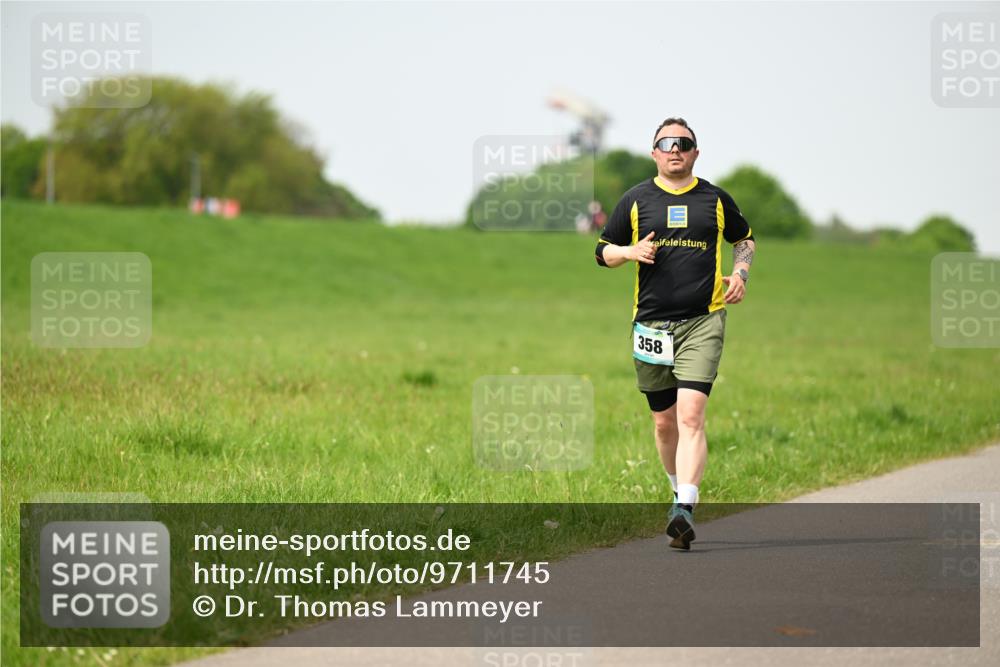 10.05.2026 - 8. Wedeler Halbmarathon Dr. Thomas Lammeyer http://msf.ph/oto/9711745 10.05.2026 12:07:17 Laufen 358 meine-sportfotos.de