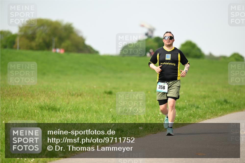 10.05.2026 - 8. Wedeler Halbmarathon Dr. Thomas Lammeyer http://msf.ph/oto/9711752 10.05.2026 12:07:17 Laufen 358 meine-sportfotos.de