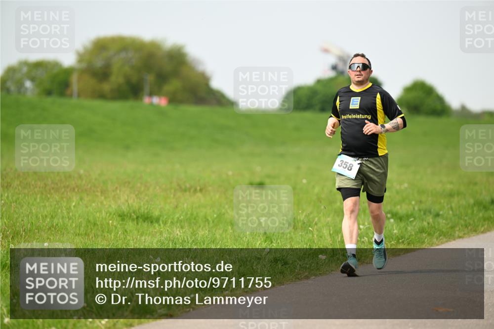 10.05.2026 - 8. Wedeler Halbmarathon Dr. Thomas Lammeyer http://msf.ph/oto/9711755 10.05.2026 12:07:18 Laufen 358 meine-sportfotos.de