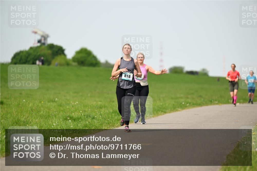 10.05.2026 - 8. Wedeler Halbmarathon Dr. Thomas Lammeyer http://msf.ph/oto/9711766 10.05.2026 12:07:21 Laufen 818 meine-sportfotos.de