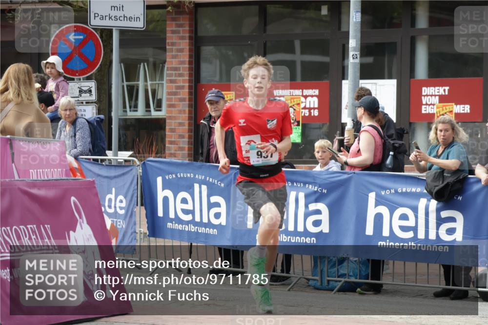 10.05.2026 - 8. Wedeler Halbmarathon Yannick Fuchs http://msf.ph/oto/9711785 10.05.2026 11:24:32 Ziel 937 meine-sportfotos.de
