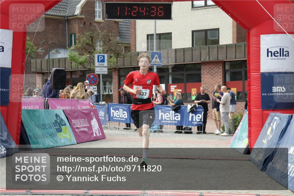 10.05.2026 - 8. Wedeler Halbmarathon Yannick Fuchs http://msf.ph/oto/9711820 10.05.2026 11:24:34 Ziel 937 meine-sportfotos.de
