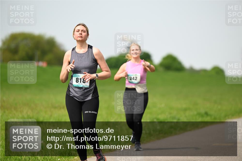 10.05.2026 - 8. Wedeler Halbmarathon Dr. Thomas Lammeyer http://msf.ph/oto/9711857 10.05.2026 12:07:26 Laufen 242, 818 meine-sportfotos.de