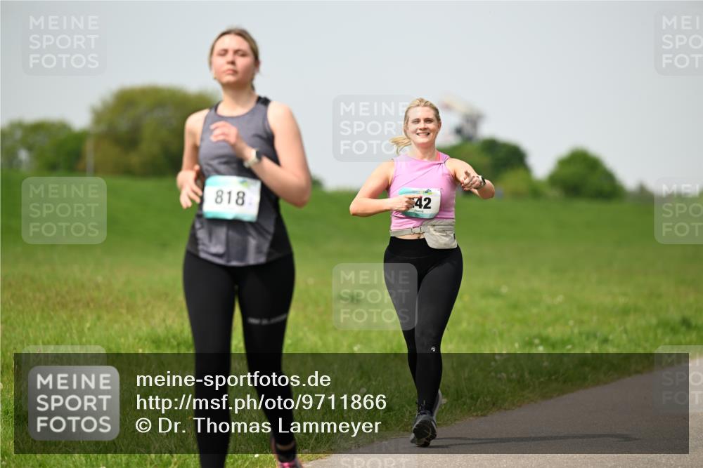 10.05.2026 - 8. Wedeler Halbmarathon Dr. Thomas Lammeyer http://msf.ph/oto/9711866 10.05.2026 12:07:27 Laufen 818 meine-sportfotos.de
