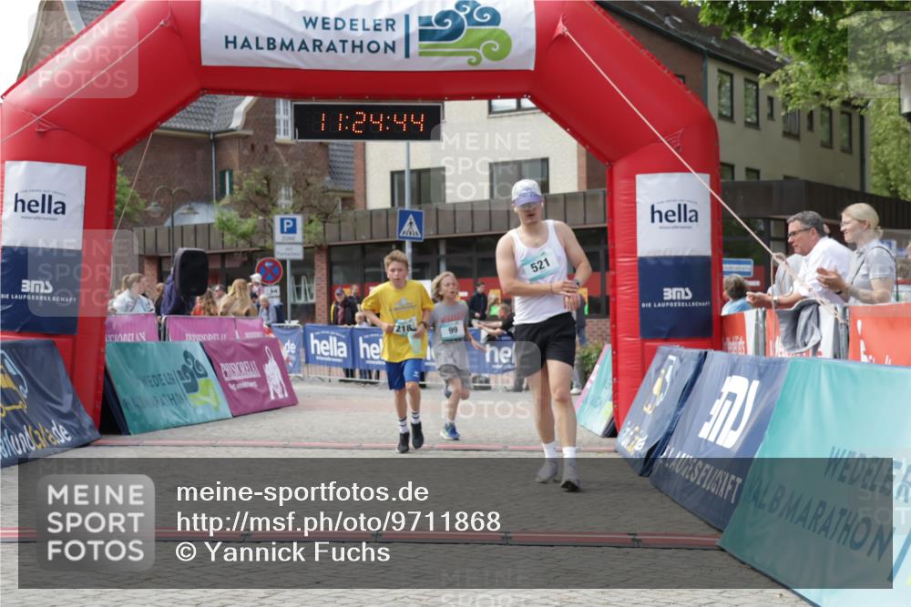 10.05.2026 - 8. Wedeler Halbmarathon Yannick Fuchs http://msf.ph/oto/9711868 10.05.2026 11:24:42 Ziel 99, 521, 808, 2181 meine-sportfotos.de