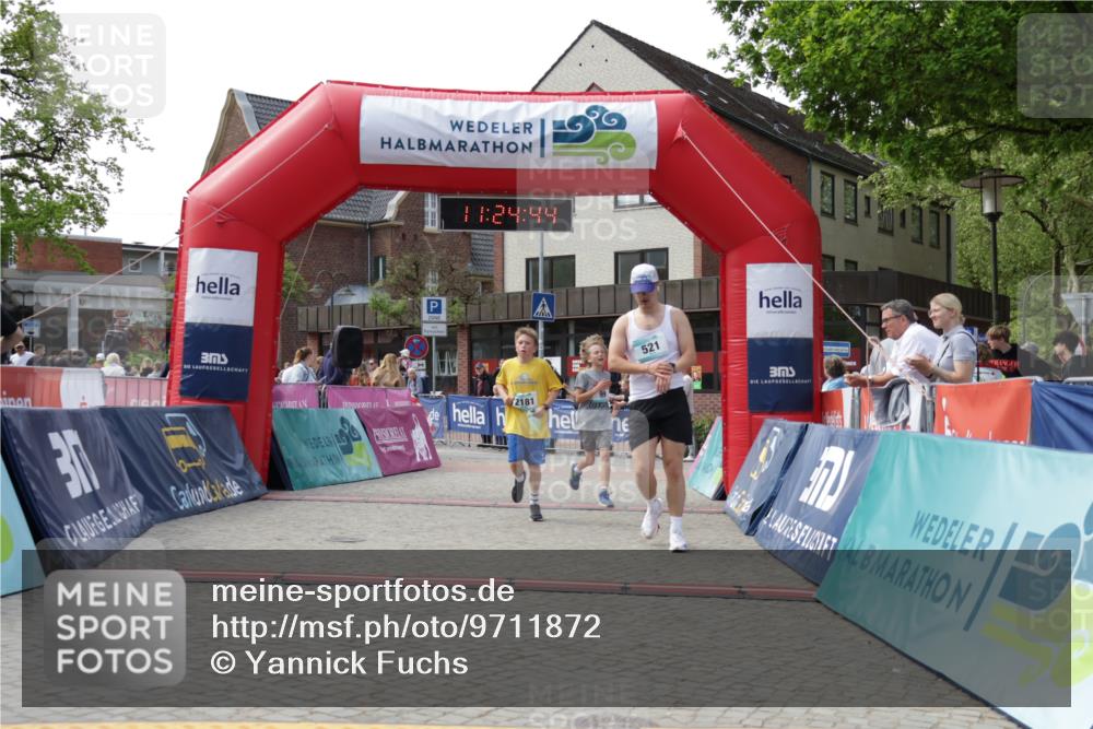 10.05.2026 - 8. Wedeler Halbmarathon Yannick Fuchs http://msf.ph/oto/9711872 10.05.2026 11:24:43 Ziel 99, 521, 808, 2181 meine-sportfotos.de