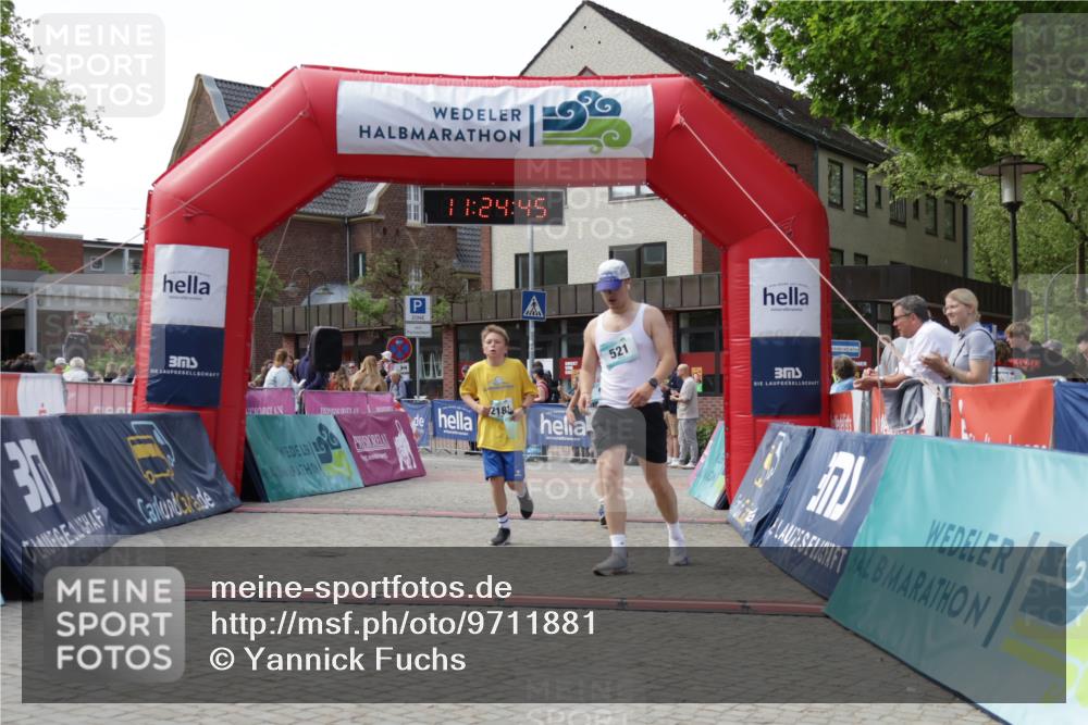 10.05.2026 - 8. Wedeler Halbmarathon Yannick Fuchs http://msf.ph/oto/9711881 10.05.2026 11:24:43 Ziel 99, 521, 808, 2181 meine-sportfotos.de