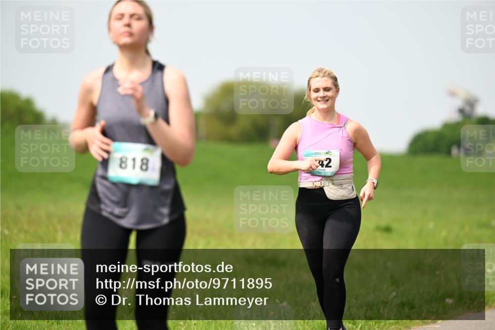10.05.2026 - 8. Wedeler Halbmarathon Dr. Thomas Lammeyer http://msf.ph/oto/9711895 10.05.2026 12:07:28 Laufen 818 meine-sportfotos.de