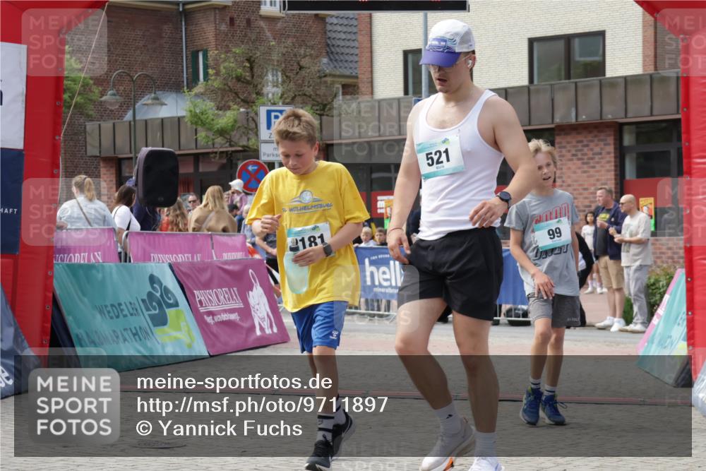 10.05.2026 - 8. Wedeler Halbmarathon Yannick Fuchs http://msf.ph/oto/9711897 10.05.2026 11:24:44 Ziel 99, 521, 808, 2181 meine-sportfotos.de