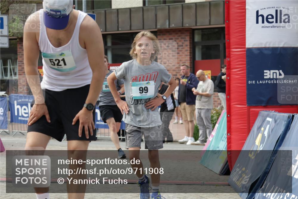 10.05.2026 - 8. Wedeler Halbmarathon Yannick Fuchs http://msf.ph/oto/9711908 10.05.2026 11:24:45 Ziel 99, 521, 808, 2181 meine-sportfotos.de