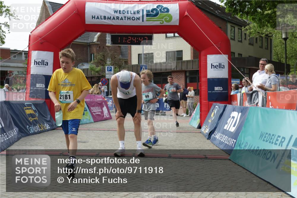 10.05.2026 - 8. Wedeler Halbmarathon Yannick Fuchs http://msf.ph/oto/9711918 10.05.2026 11:24:45 Ziel 99, 521, 808, 2181 meine-sportfotos.de