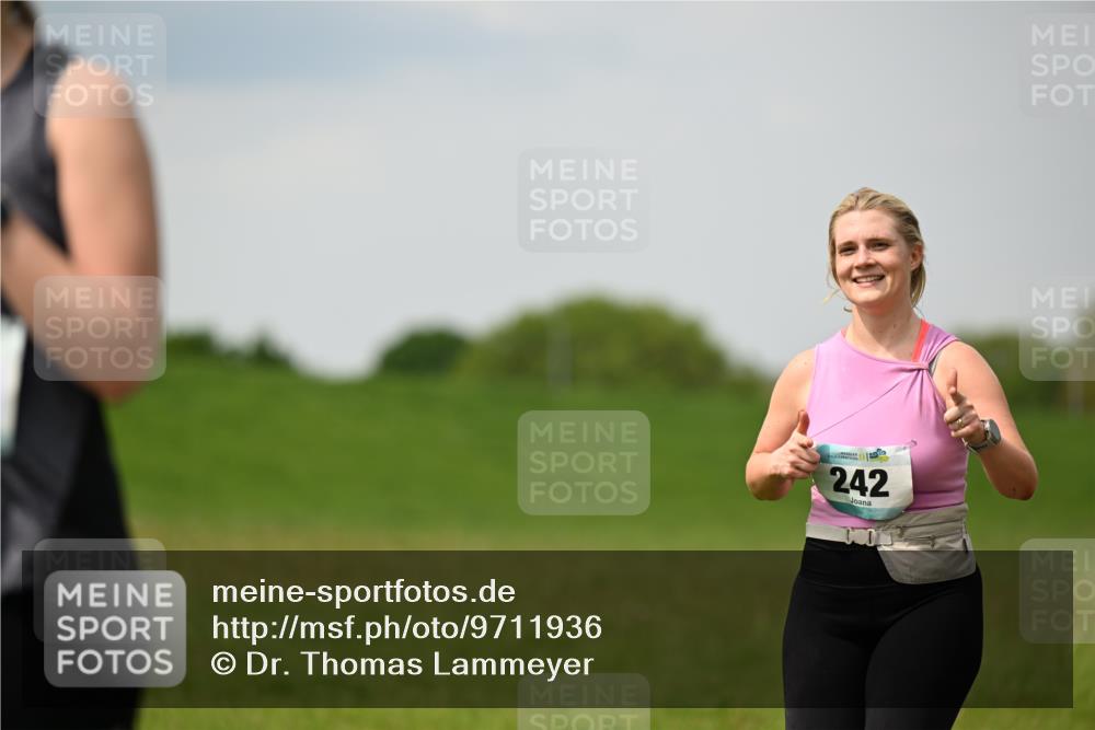 10.05.2026 - 8. Wedeler Halbmarathon Dr. Thomas Lammeyer http://msf.ph/oto/9711936 10.05.2026 12:07:30 Laufen 242 meine-sportfotos.de