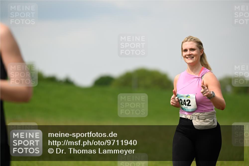 10.05.2026 - 8. Wedeler Halbmarathon Dr. Thomas Lammeyer http://msf.ph/oto/9711940 10.05.2026 12:07:30 Laufen 242 meine-sportfotos.de