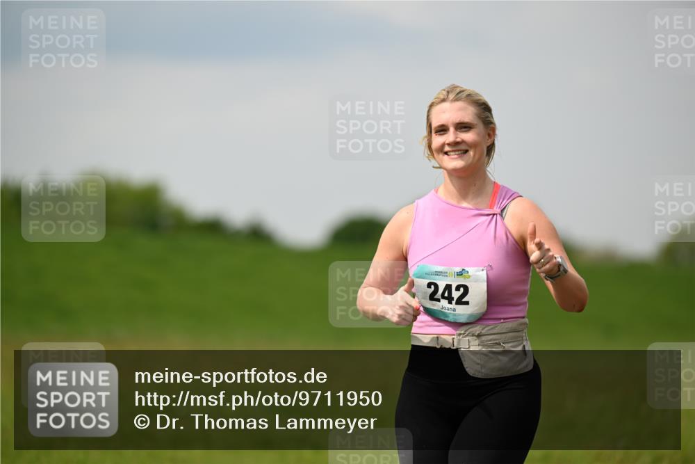 10.05.2026 - 8. Wedeler Halbmarathon Dr. Thomas Lammeyer http://msf.ph/oto/9711950 10.05.2026 12:07:30 Laufen 242 meine-sportfotos.de