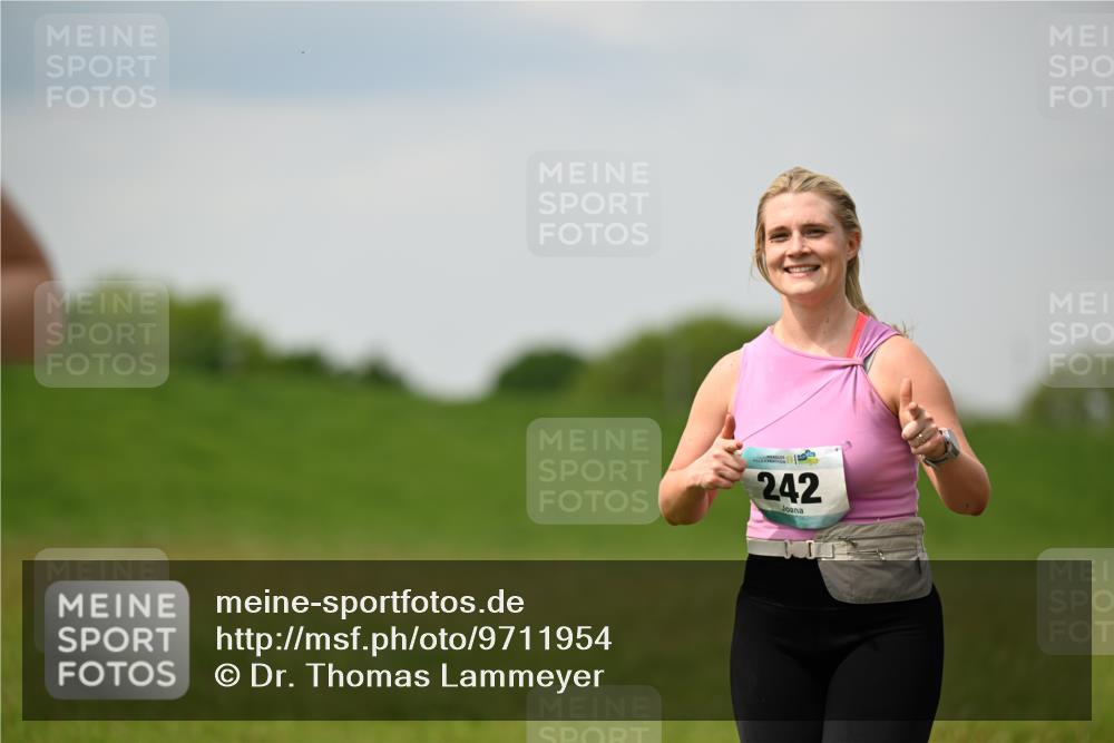 10.05.2026 - 8. Wedeler Halbmarathon Dr. Thomas Lammeyer http://msf.ph/oto/9711954 10.05.2026 12:07:30 Laufen 242 meine-sportfotos.de