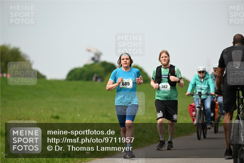 10.05.2026 - 8. Wedeler Halbmarathon Dr. Thomas Lammeyer http://msf.ph/oto/9711957 10.05.2026 12:07:41 Laufen 685, 382 meine-sportfotos.de