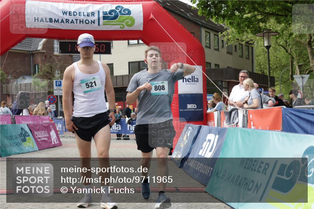 10.05.2026 - 8. Wedeler Halbmarathon Yannick Fuchs http://msf.ph/oto/9711965 10.05.2026 11:24:48 Ziel 99, 808, 2181 meine-sportfotos.de