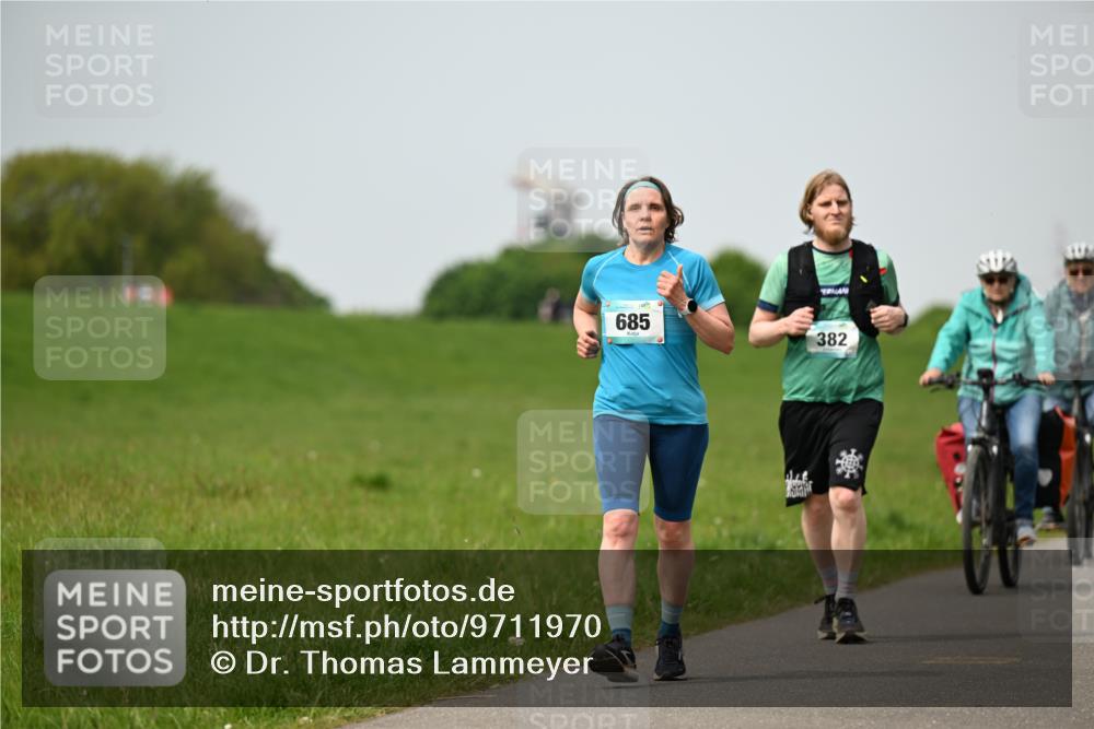 10.05.2026 - 8. Wedeler Halbmarathon Dr. Thomas Lammeyer http://msf.ph/oto/9711970 10.05.2026 12:07:41 Laufen 685, 382 meine-sportfotos.de