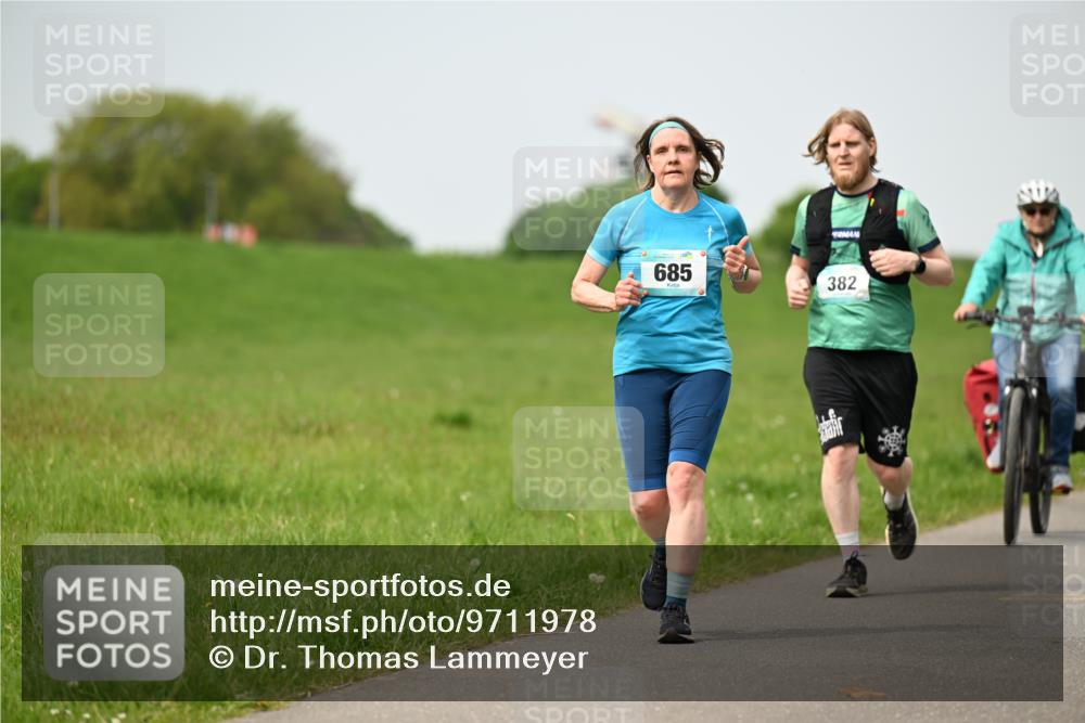 10.05.2026 - 8. Wedeler Halbmarathon Dr. Thomas Lammeyer http://msf.ph/oto/9711978 10.05.2026 12:07:42 Laufen 685, 382 meine-sportfotos.de