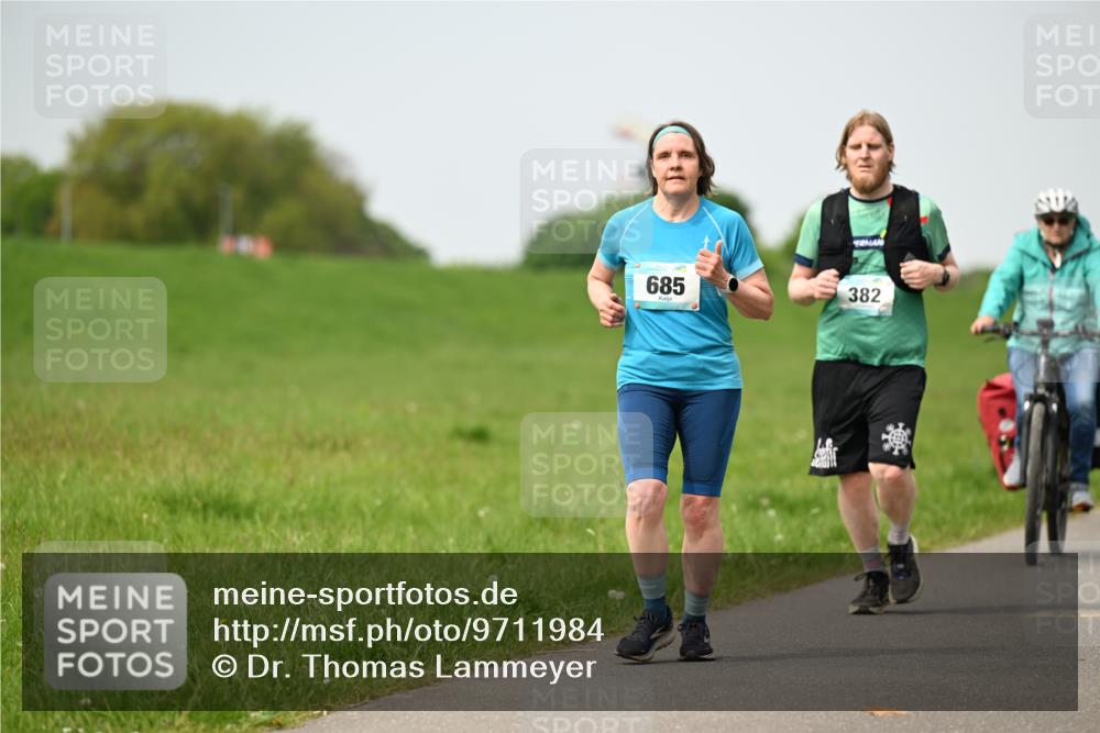 10.05.2026 - 8. Wedeler Halbmarathon Dr. Thomas Lammeyer http://msf.ph/oto/9711984 10.05.2026 12:07:42 Laufen 685, 382 meine-sportfotos.de