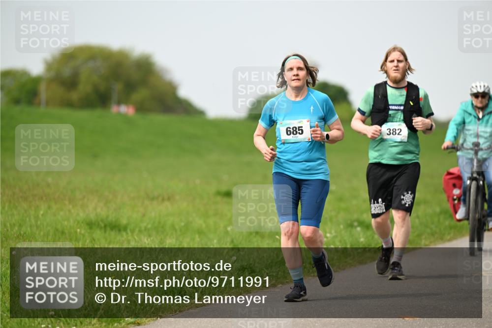 10.05.2026 - 8. Wedeler Halbmarathon Dr. Thomas Lammeyer http://msf.ph/oto/9711991 10.05.2026 12:07:42 Laufen 685, 382 meine-sportfotos.de