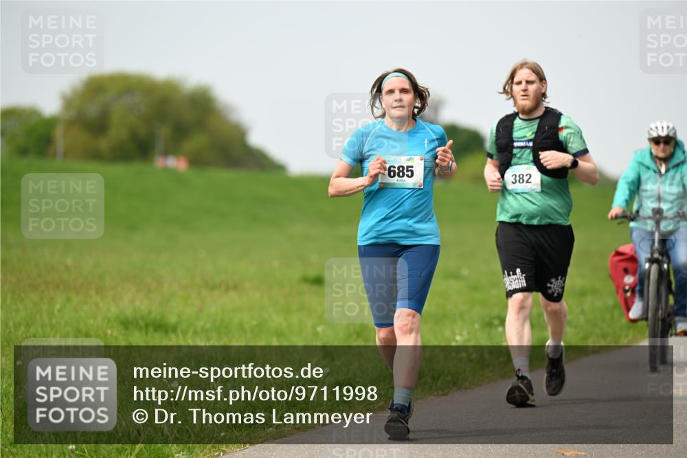10.05.2026 - 8. Wedeler Halbmarathon Dr. Thomas Lammeyer http://msf.ph/oto/9711998 10.05.2026 12:07:42 Laufen 685, 382 meine-sportfotos.de