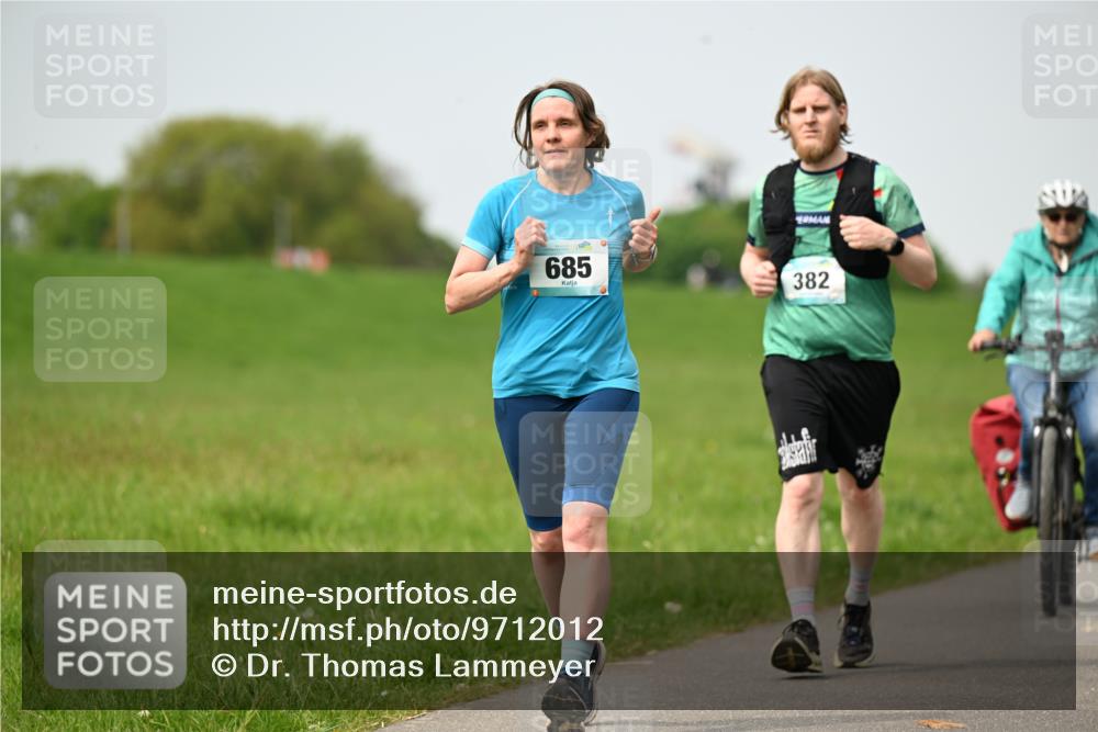 10.05.2026 - 8. Wedeler Halbmarathon Dr. Thomas Lammeyer http://msf.ph/oto/9712012 10.05.2026 12:07:43 Laufen 685, 382 meine-sportfotos.de