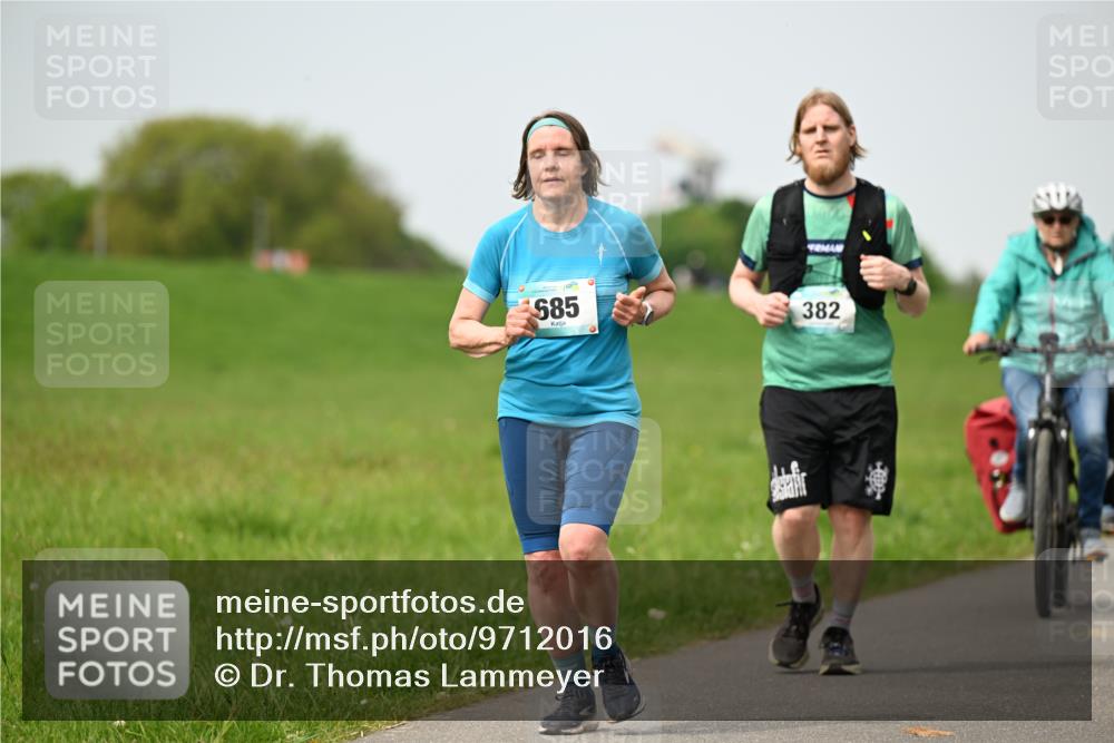 10.05.2026 - 8. Wedeler Halbmarathon Dr. Thomas Lammeyer http://msf.ph/oto/9712016 10.05.2026 12:07:43 Laufen 382 meine-sportfotos.de