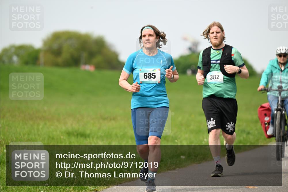 10.05.2026 - 8. Wedeler Halbmarathon Dr. Thomas Lammeyer http://msf.ph/oto/9712019 10.05.2026 12:07:43 Laufen 685, 382 meine-sportfotos.de