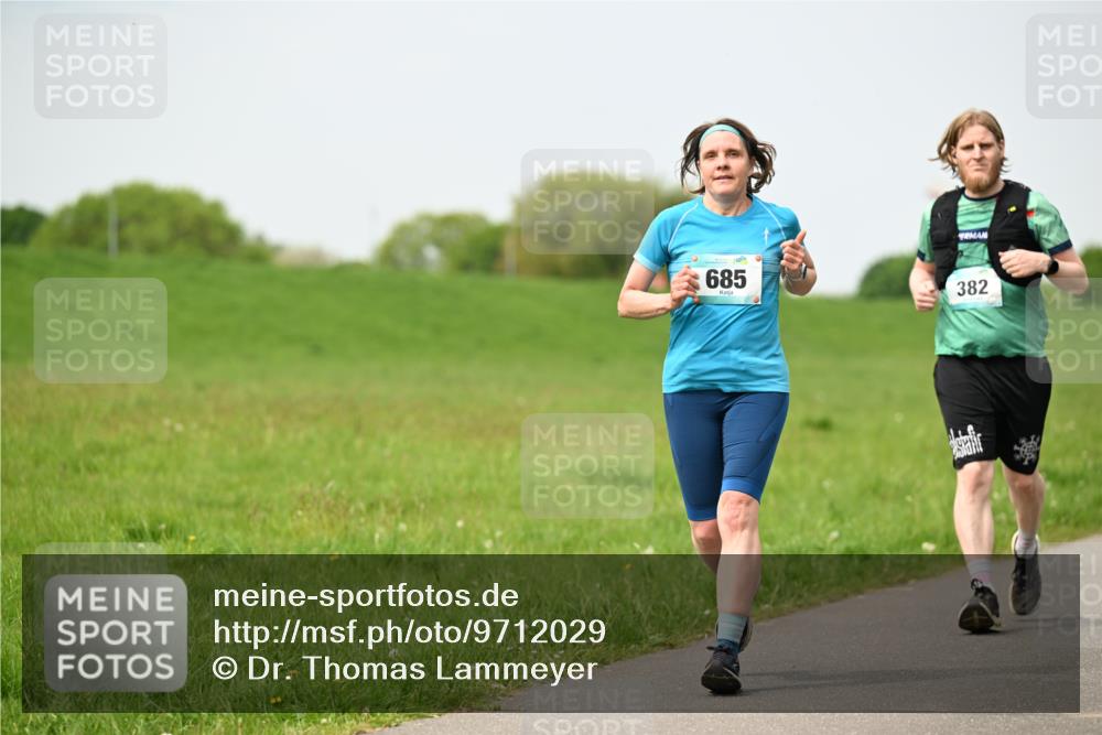 10.05.2026 - 8. Wedeler Halbmarathon Dr. Thomas Lammeyer http://msf.ph/oto/9712029 10.05.2026 12:07:44 Laufen 685, 382 meine-sportfotos.de