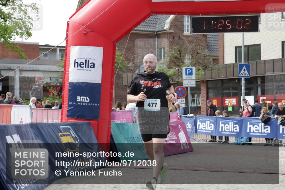 10.05.2026 - 8. Wedeler Halbmarathon Yannick Fuchs http://msf.ph/oto/9712038 10.05.2026 11:25:00 Ziel 477 meine-sportfotos.de