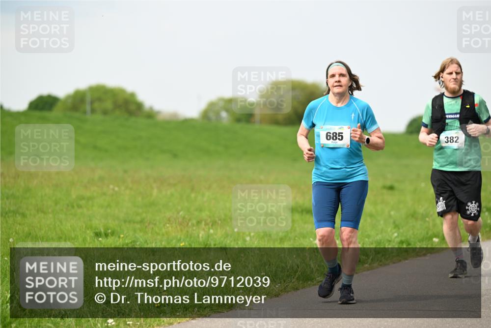 10.05.2026 - 8. Wedeler Halbmarathon Dr. Thomas Lammeyer http://msf.ph/oto/9712039 10.05.2026 12:07:44 Laufen 685, 382 meine-sportfotos.de