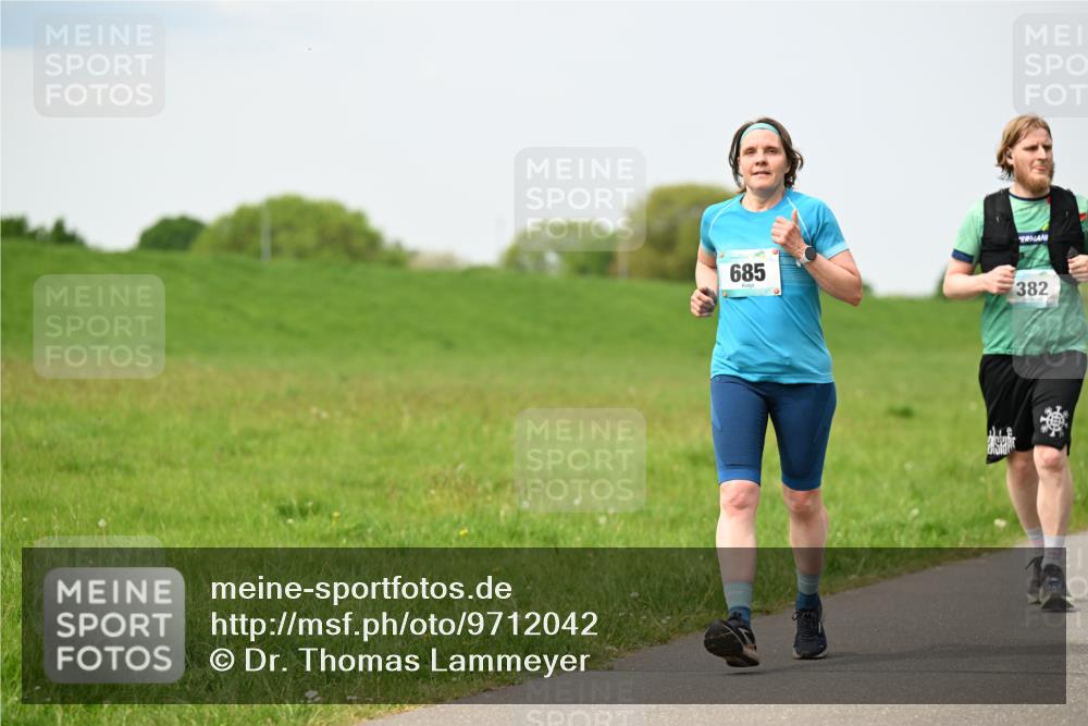 10.05.2026 - 8. Wedeler Halbmarathon Dr. Thomas Lammeyer http://msf.ph/oto/9712042 10.05.2026 12:07:44 Laufen 685, 382 meine-sportfotos.de
