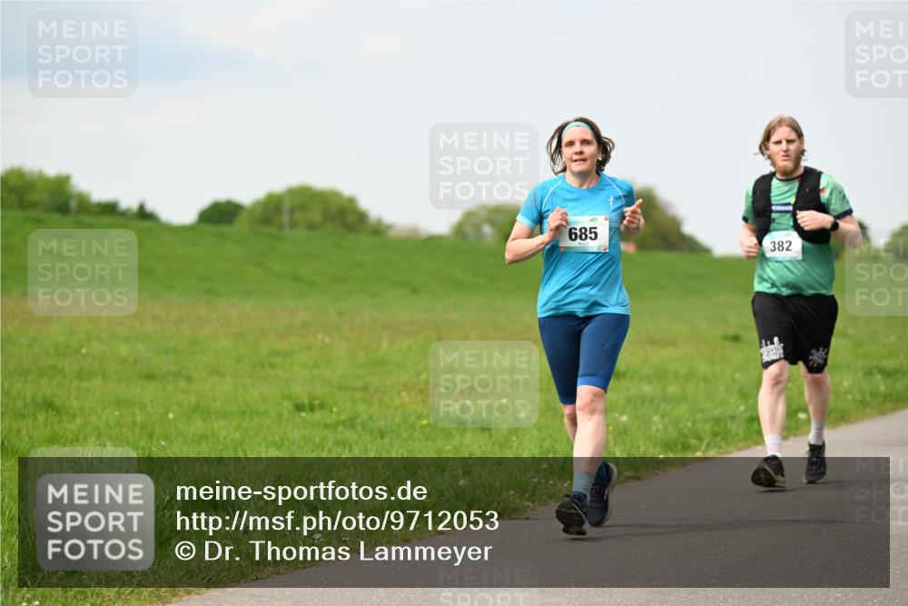 10.05.2026 - 8. Wedeler Halbmarathon Dr. Thomas Lammeyer http://msf.ph/oto/9712053 10.05.2026 12:07:44 Laufen 685, 382 meine-sportfotos.de