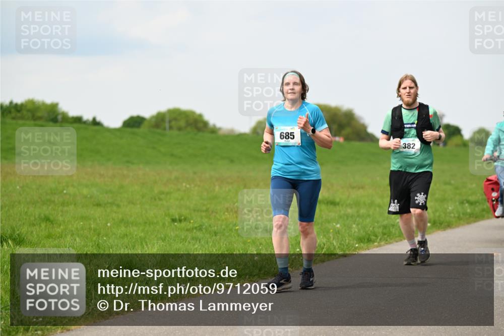 10.05.2026 - 8. Wedeler Halbmarathon Dr. Thomas Lammeyer http://msf.ph/oto/9712059 10.05.2026 12:07:45 Laufen 685, 382 meine-sportfotos.de