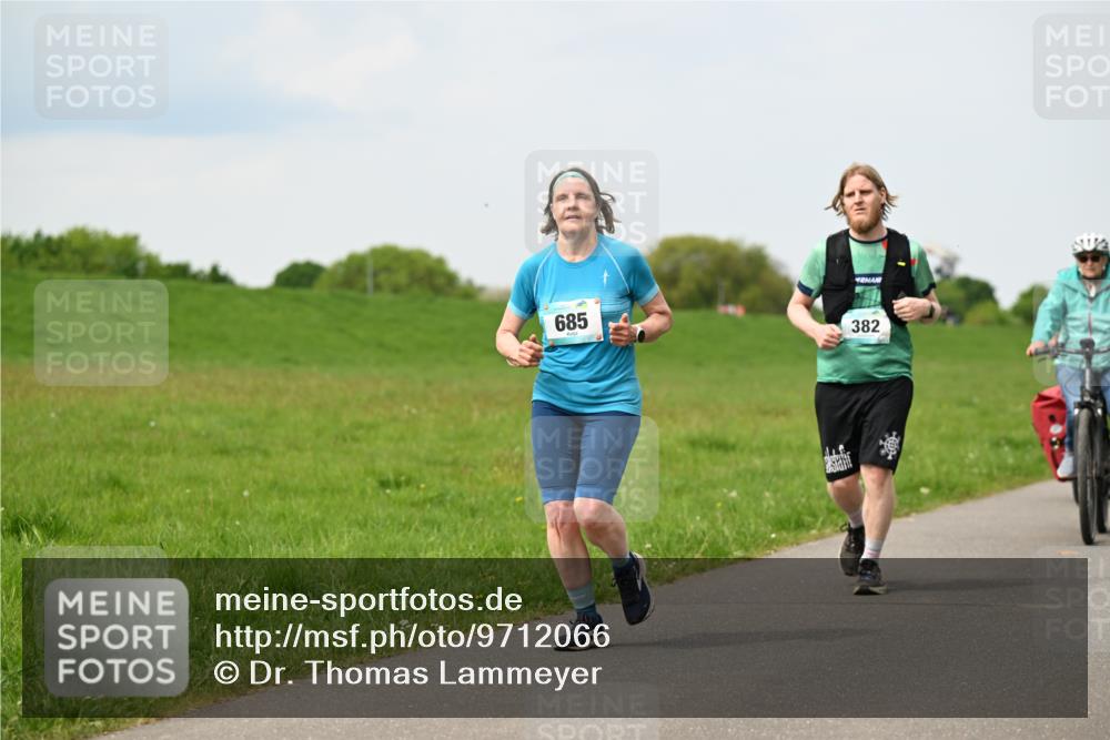 10.05.2026 - 8. Wedeler Halbmarathon Dr. Thomas Lammeyer http://msf.ph/oto/9712066 10.05.2026 12:07:45 Laufen 685, 382 meine-sportfotos.de