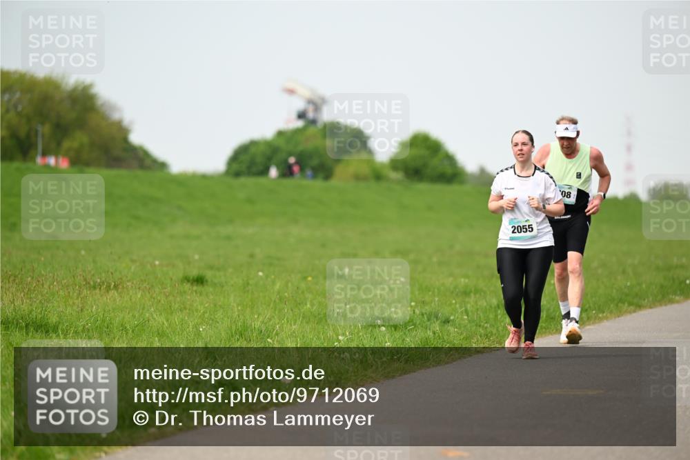 10.05.2026 - 8. Wedeler Halbmarathon Dr. Thomas Lammeyer http://msf.ph/oto/9712069 10.05.2026 12:07:50 Laufen 2055 meine-sportfotos.de