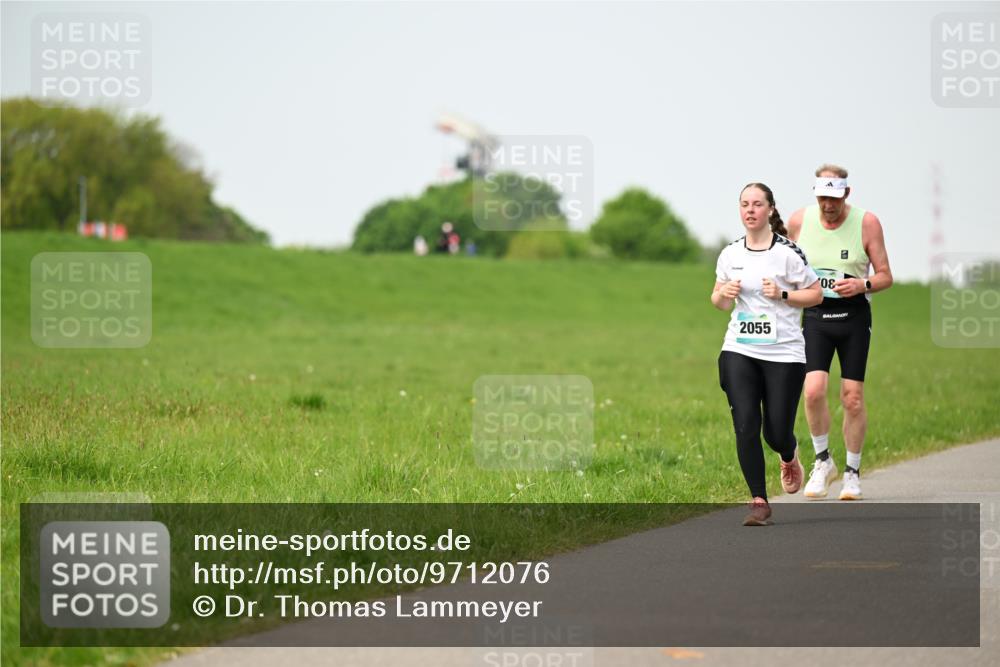 10.05.2026 - 8. Wedeler Halbmarathon Dr. Thomas Lammeyer http://msf.ph/oto/9712076 10.05.2026 12:07:50 Laufen 2055 meine-sportfotos.de