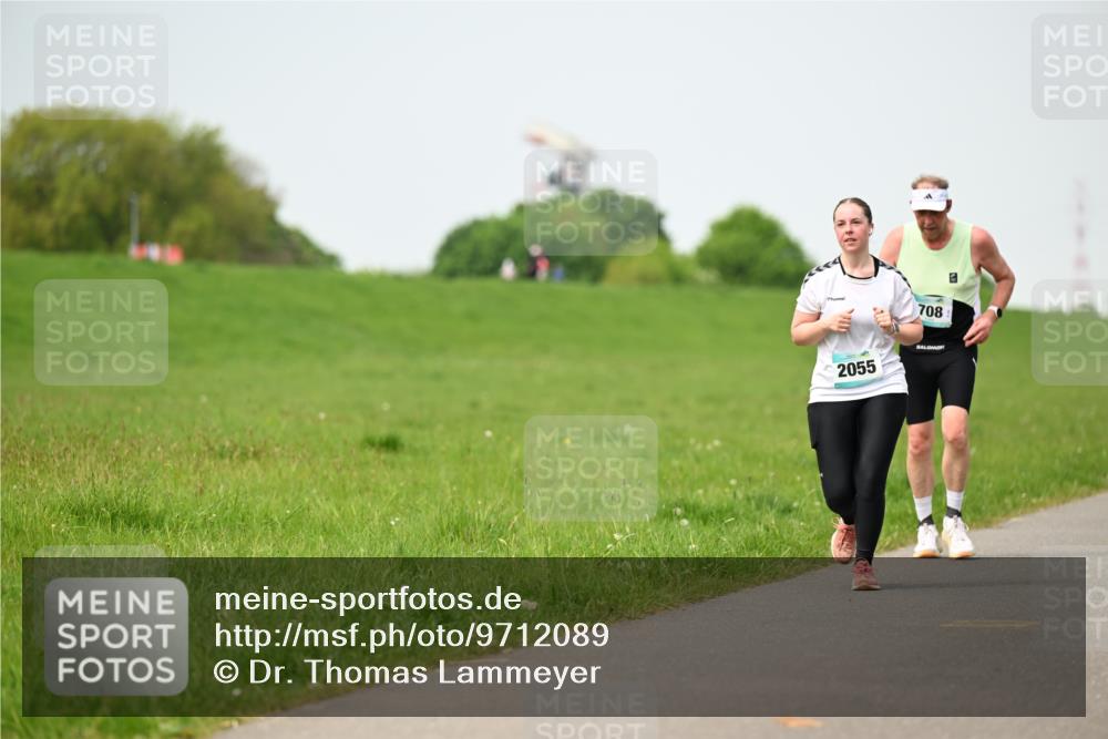 10.05.2026 - 8. Wedeler Halbmarathon Dr. Thomas Lammeyer http://msf.ph/oto/9712089 10.05.2026 12:07:50 Laufen 708, 2055 meine-sportfotos.de